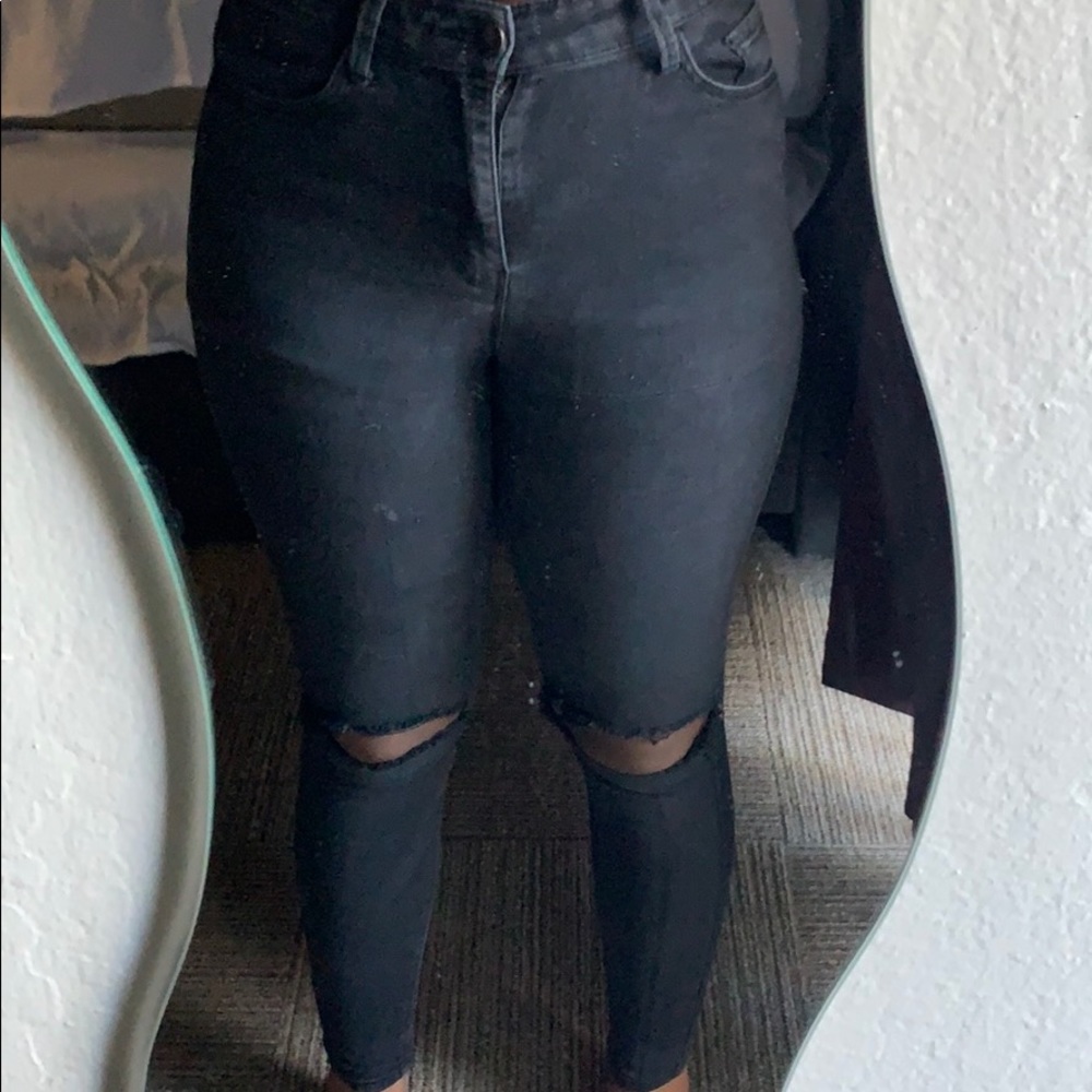 Black ashy knee ripped jeans!